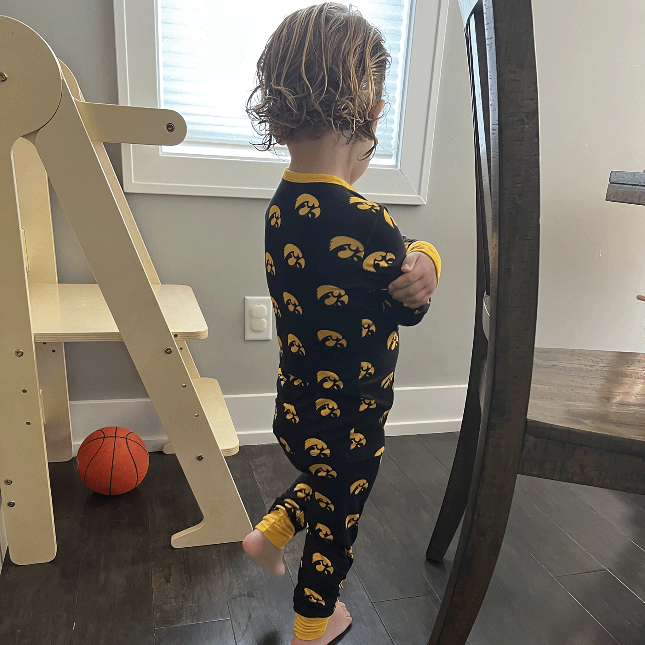 Iowa Hawkeyes officially licensed two-piece pajama set for toddlers and kids. Made from soft bamboo fabric with Hawkeyes logo, perfect for comfortable sleep and showing team pride.